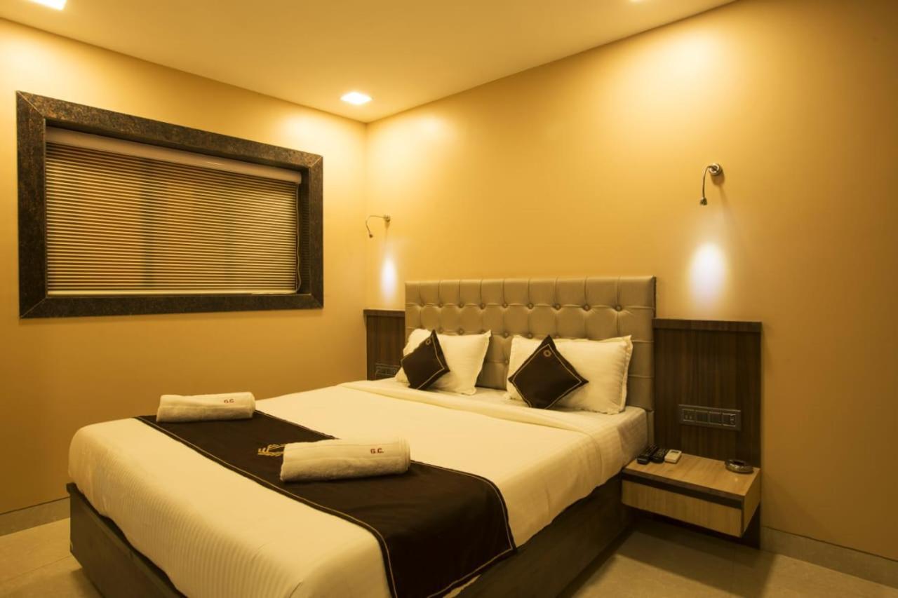 Hotel Golden Crown Mumbai Exterior photo